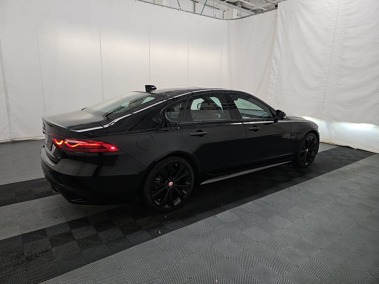 2022 Jaguar XF R-Dynamic SE AWD