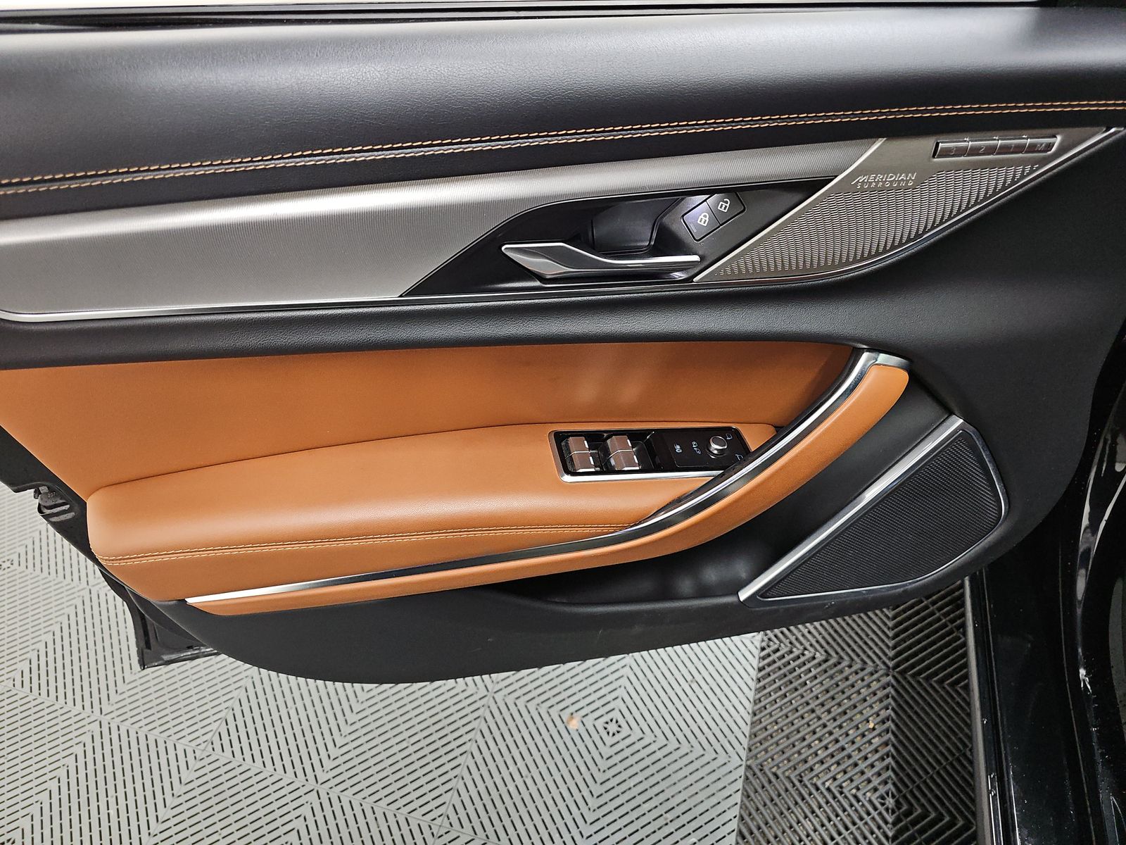 2022 Jaguar XF R-Dynamic SE AWD