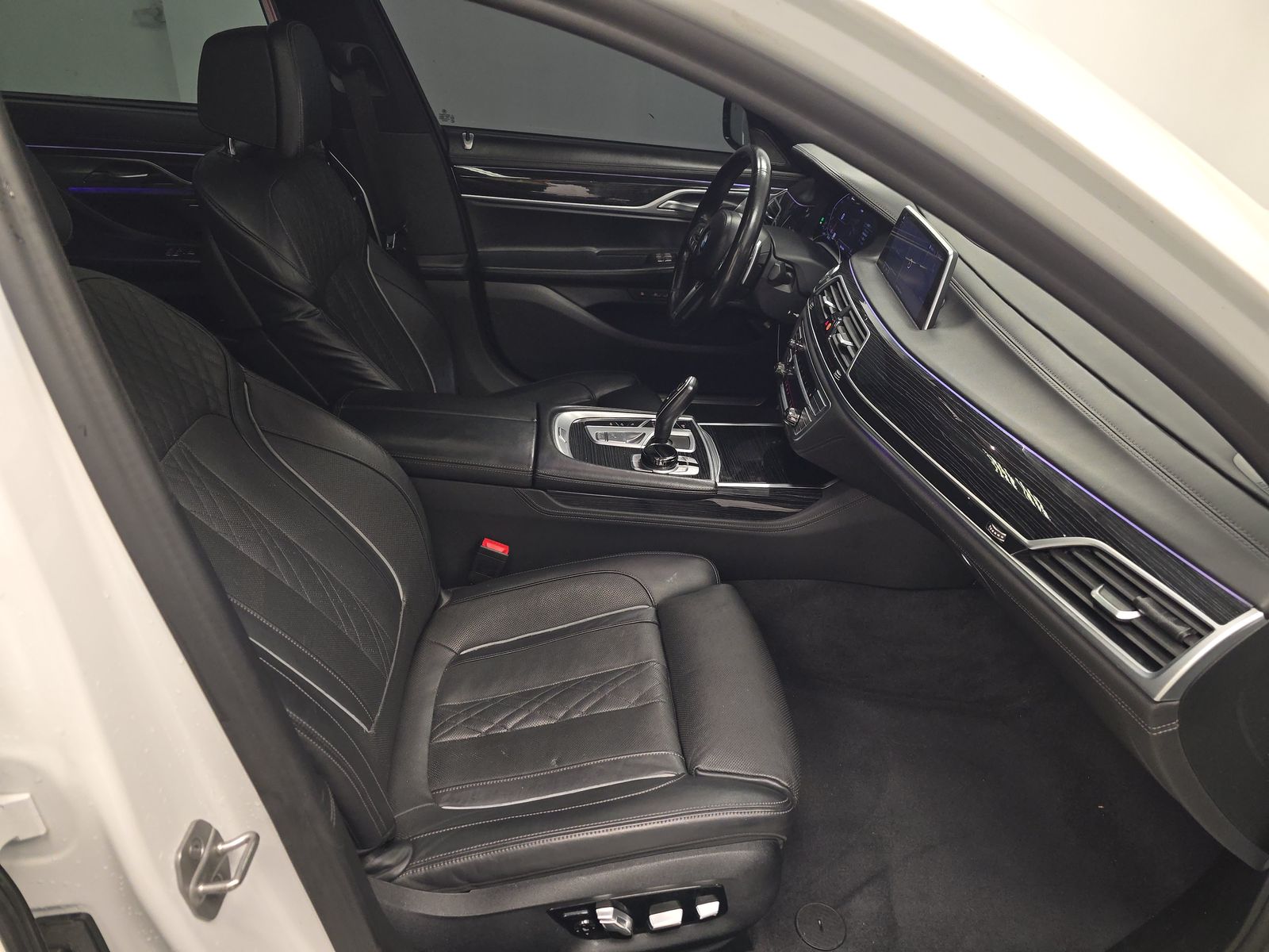 2022 BMW 7 Series 750i xDrive AWD