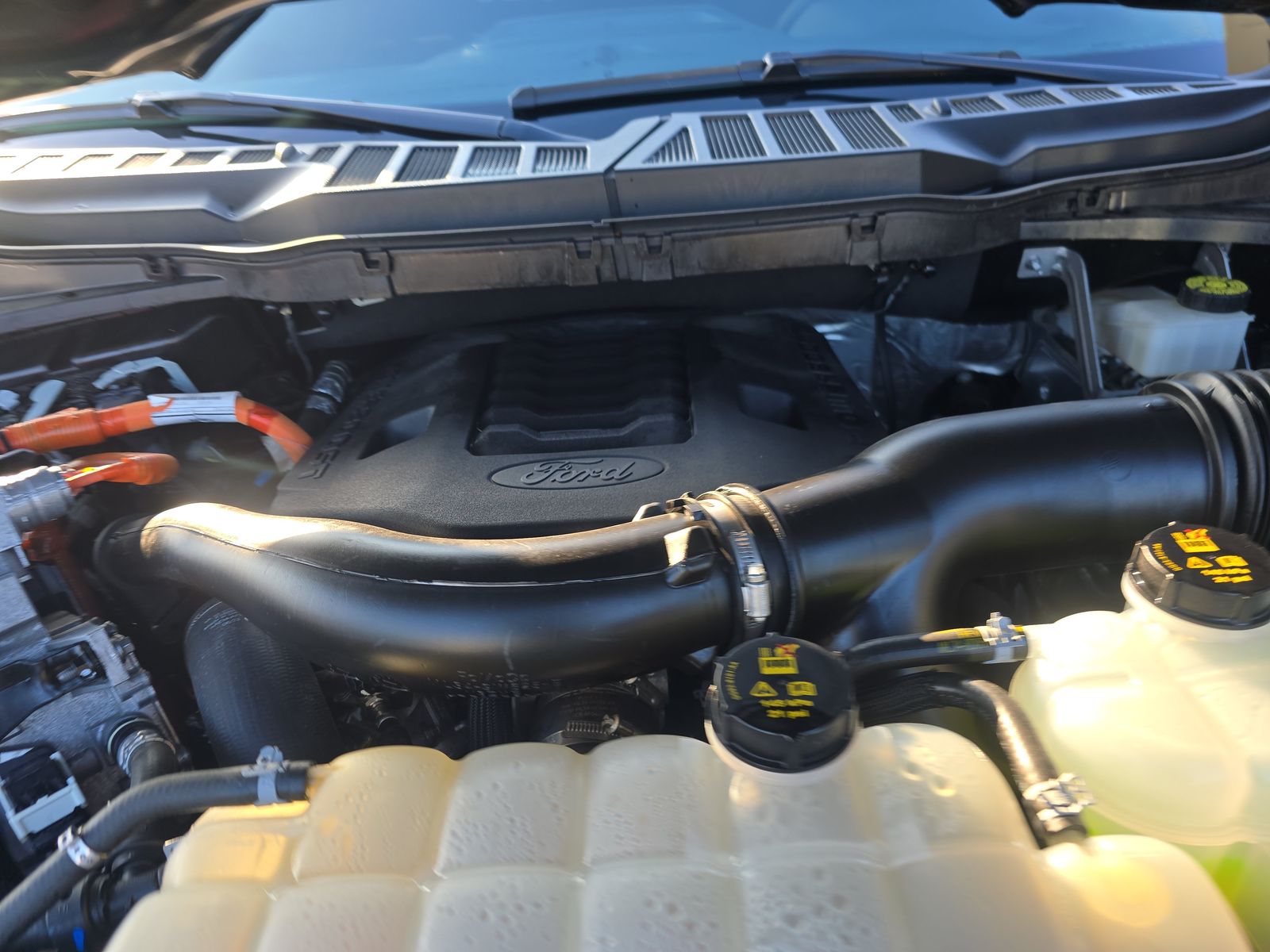 2023 Ford F-150 Hybrid XLT AWD