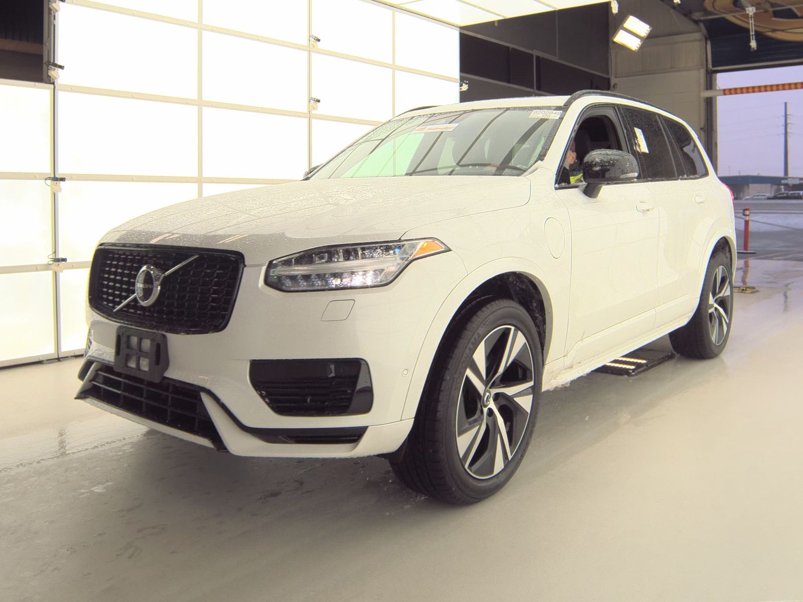 2022 Volvo XC90 Recharge T8 R-Design AWD