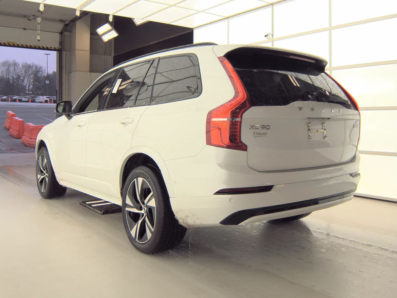 2022 Volvo XC90 Recharge T8 R-Design AWD
