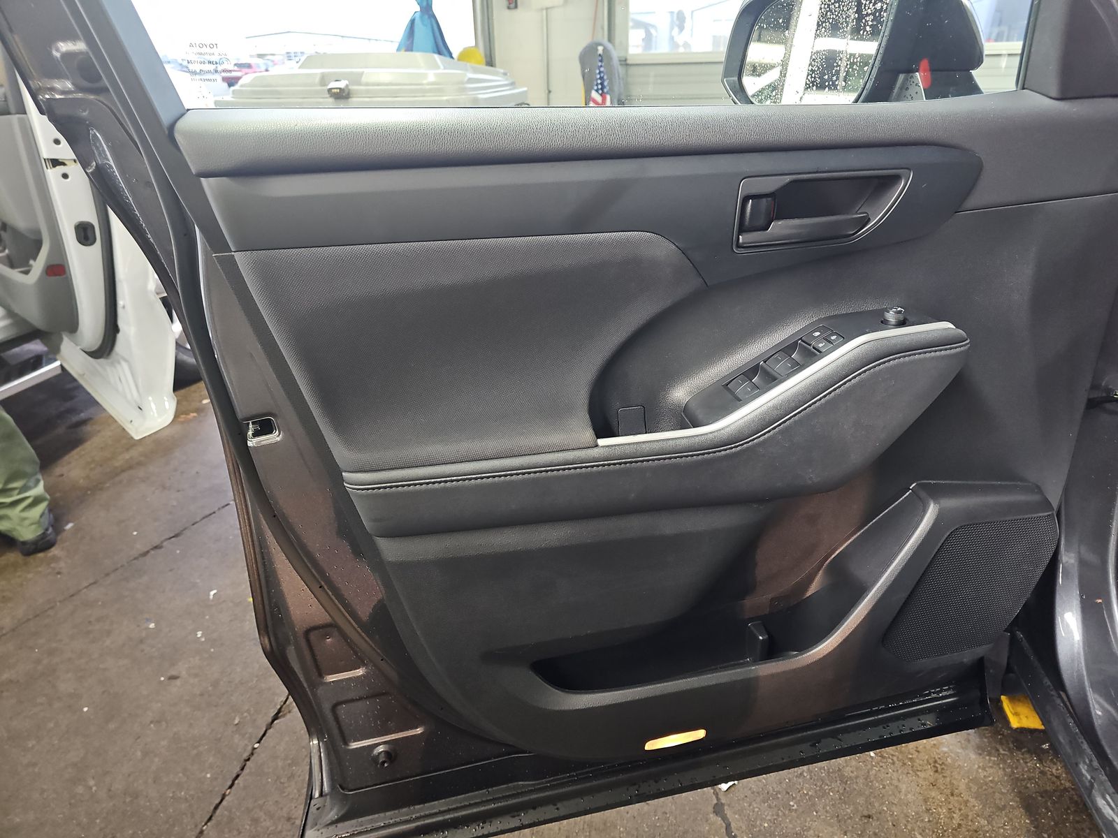 2024 Toyota Highlander LE AWD