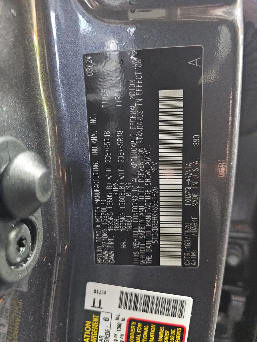 2024 Toyota Highlander LE AWD