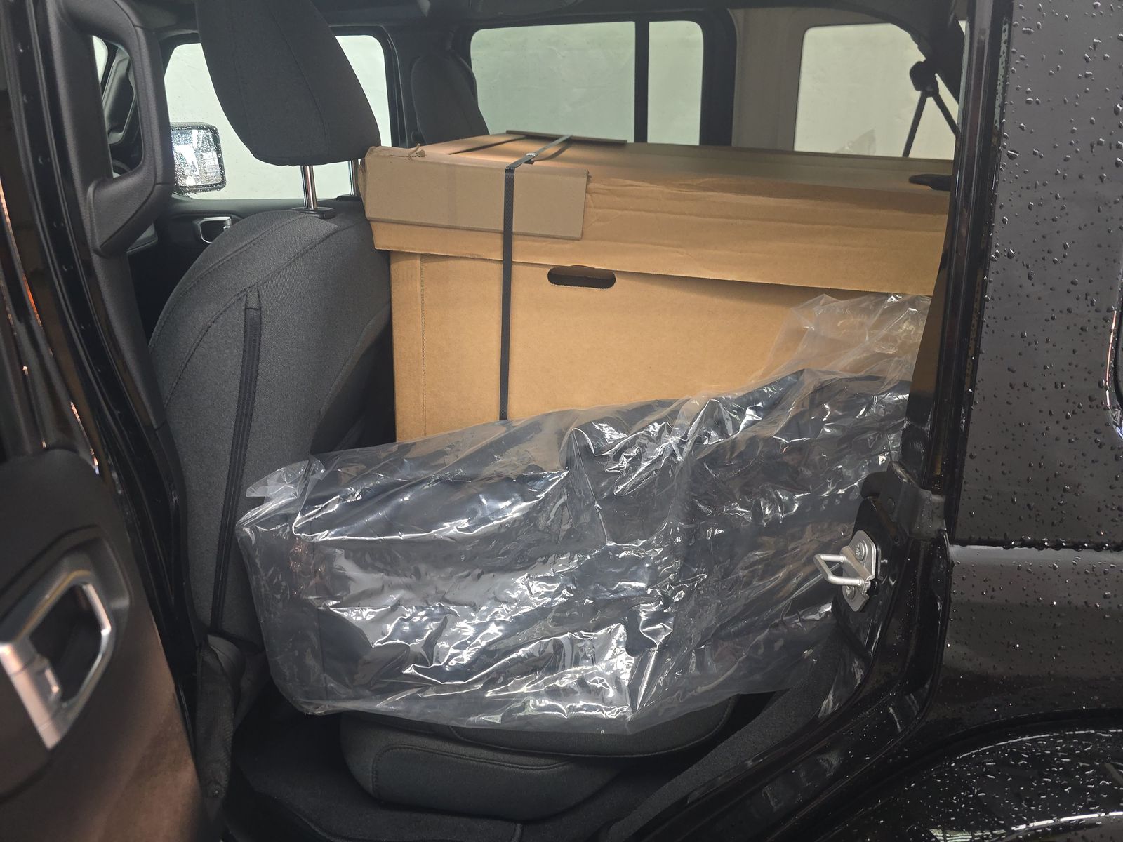 2024 Jeep Wrangler Sahara AWD