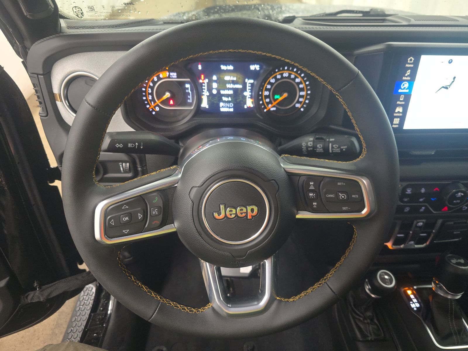 2024 Jeep Wrangler Sahara AWD