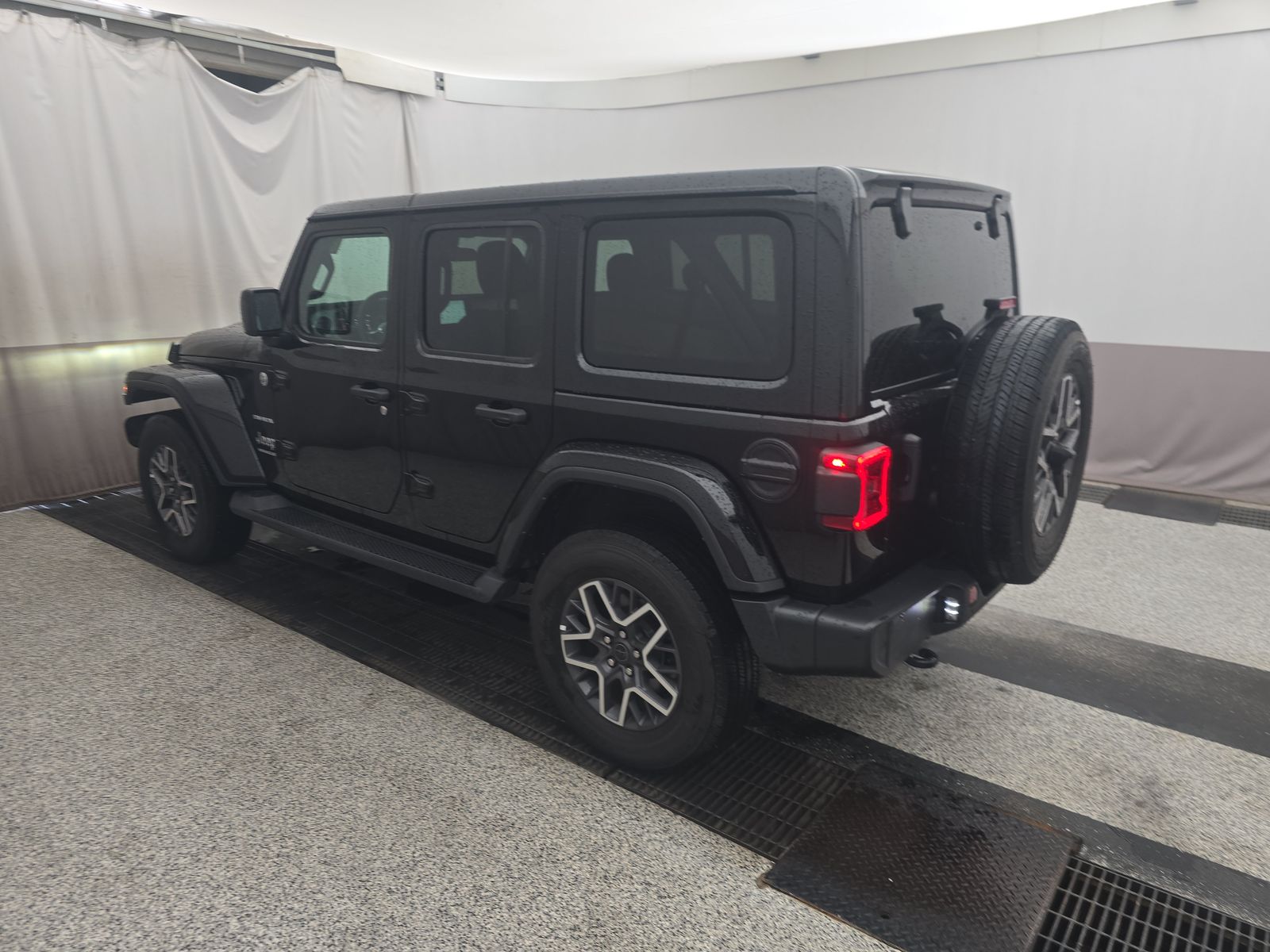 2024 Jeep Wrangler Sahara AWD
