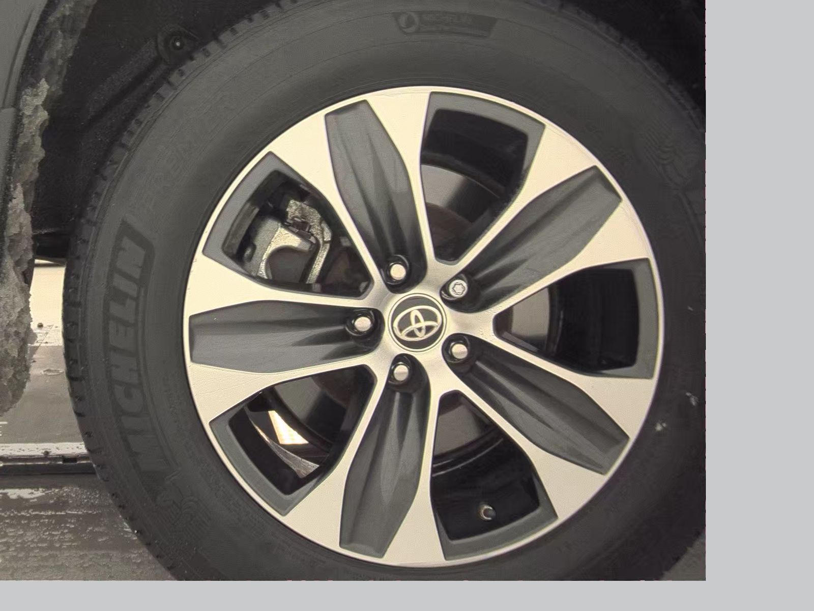 2022 Toyota Highlander XLE AWD