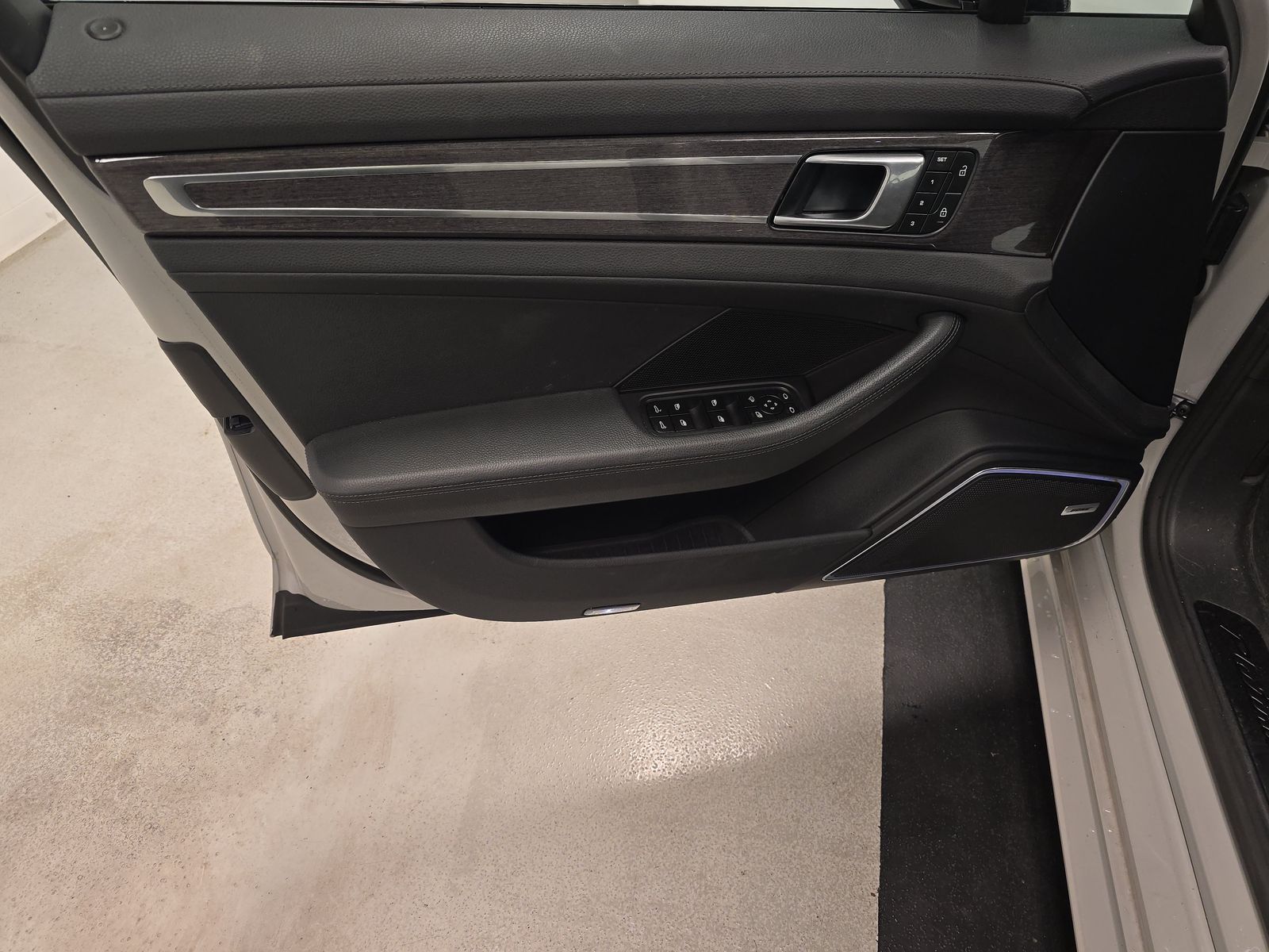 2023 Porsche Panamera Platinum Edition RWD