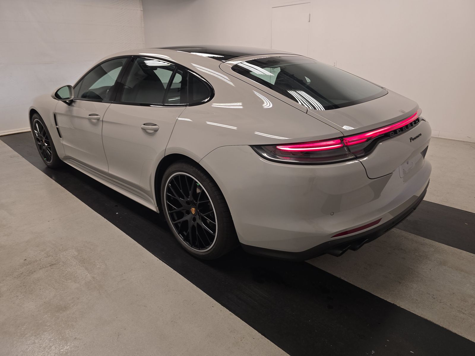 2023 Porsche Panamera Platinum Edition RWD