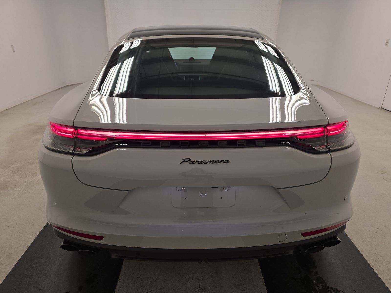 2023 Porsche Panamera Platinum Edition RWD