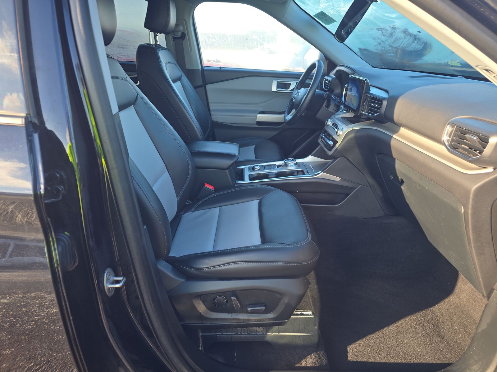 2023 Ford Explorer XLT AWD