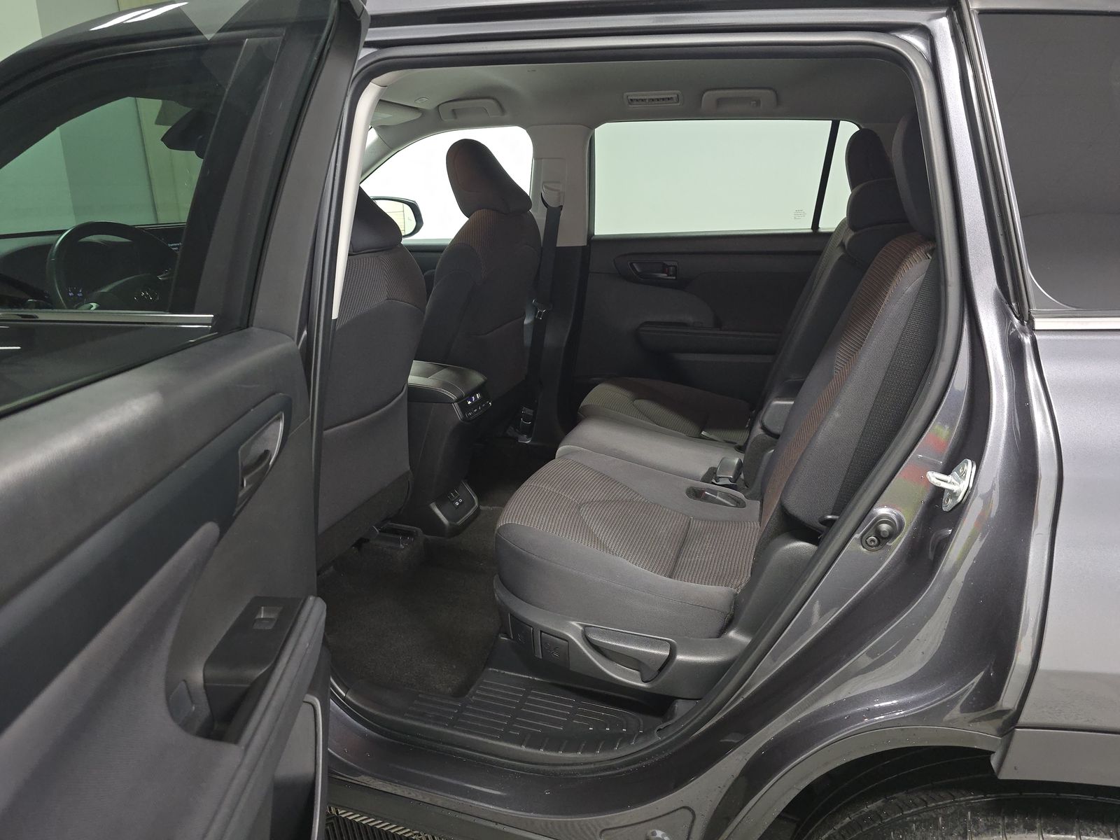 2024 Toyota Highlander LE AWD