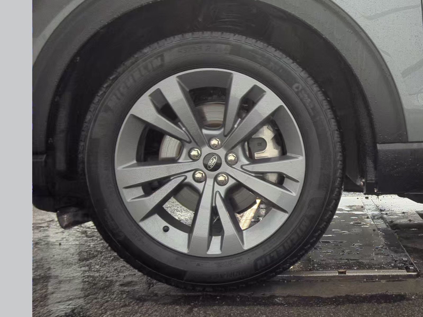 2025 Ford Explorer Active AWD