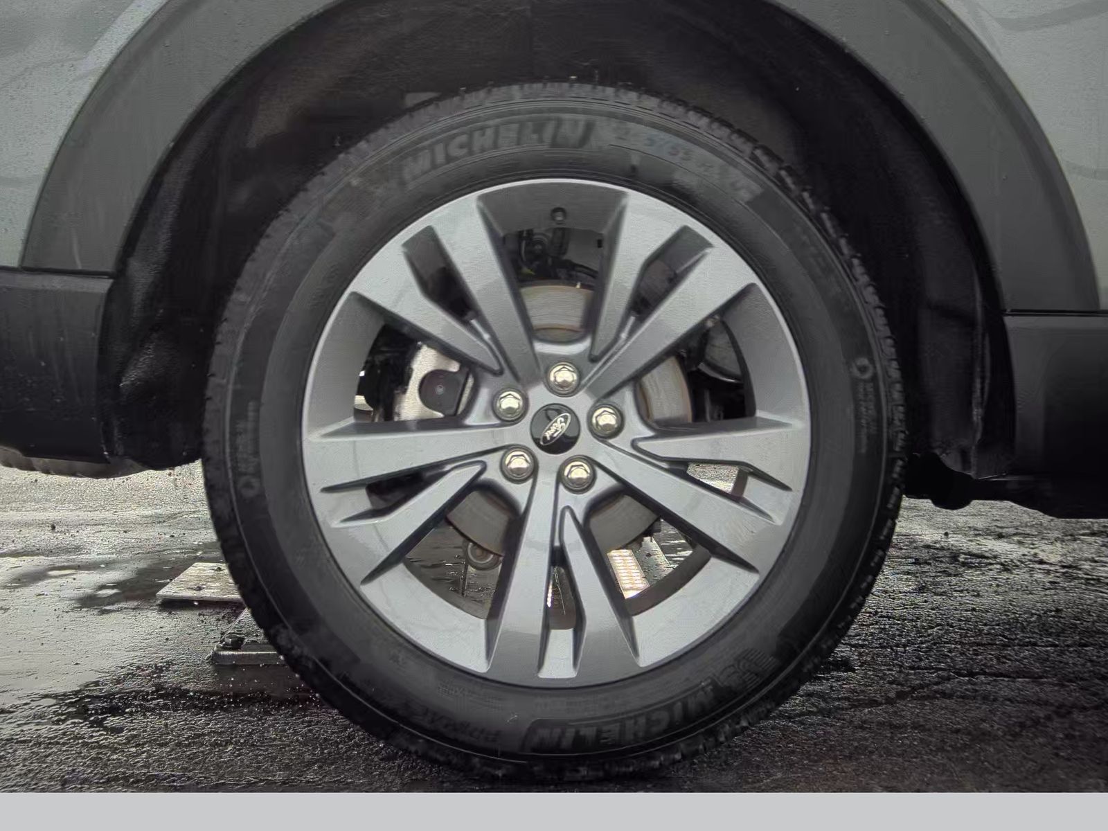 2025 Ford Explorer Active AWD