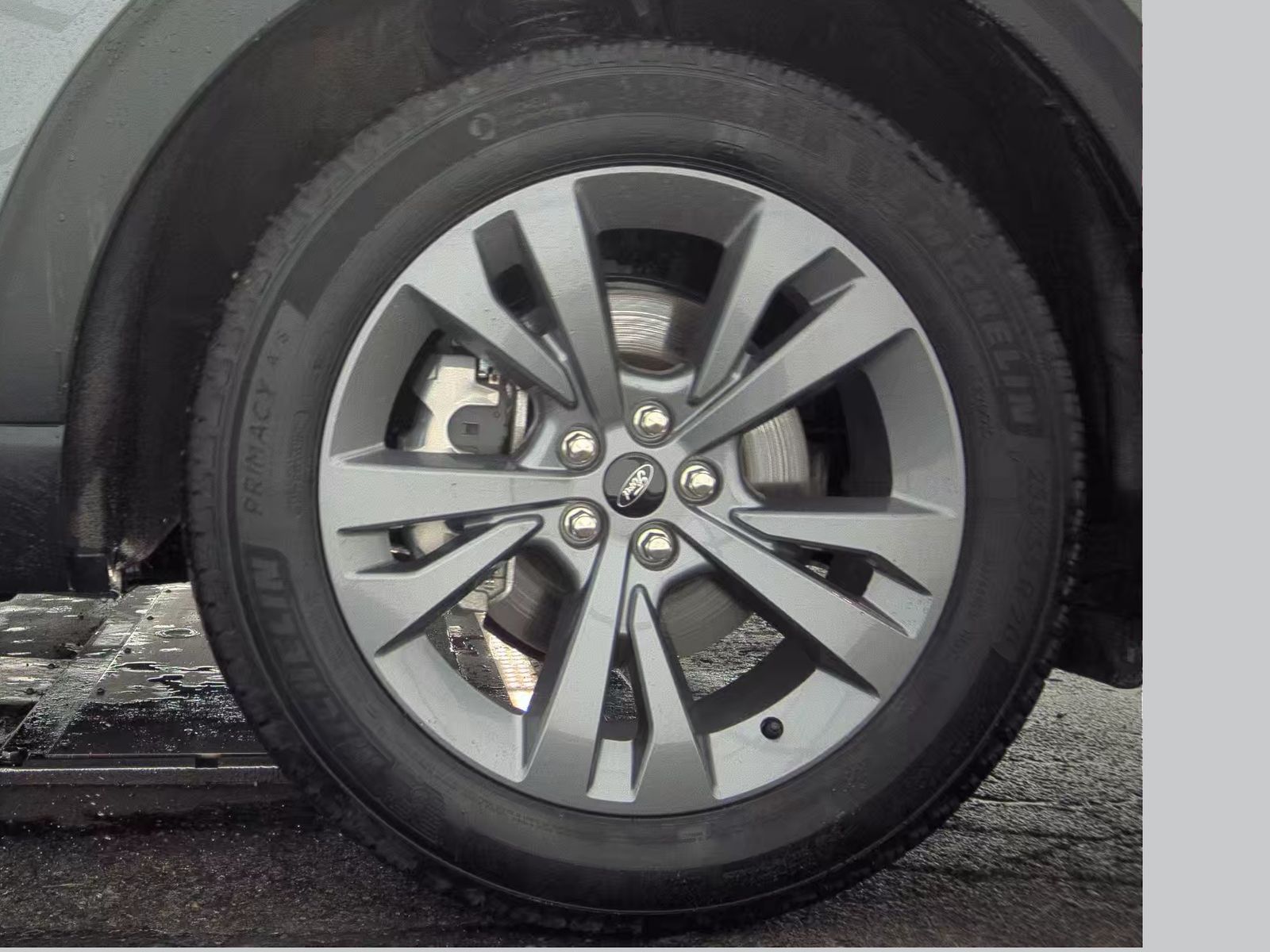 2025 Ford Explorer Active AWD