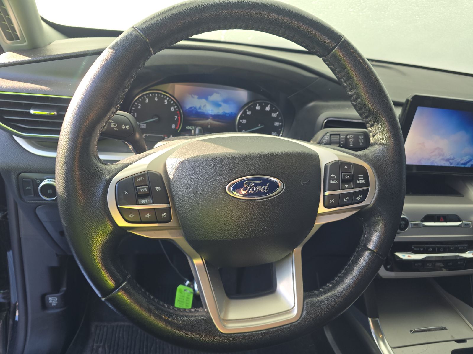 2022 Ford Explorer XLT AWD