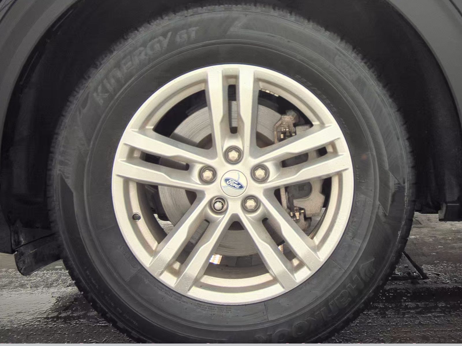 2023 Ford Explorer XLT AWD