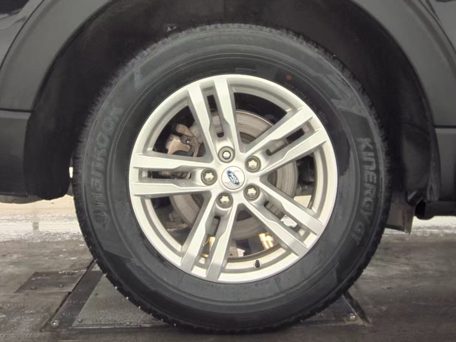 2023 Ford Explorer XLT AWD