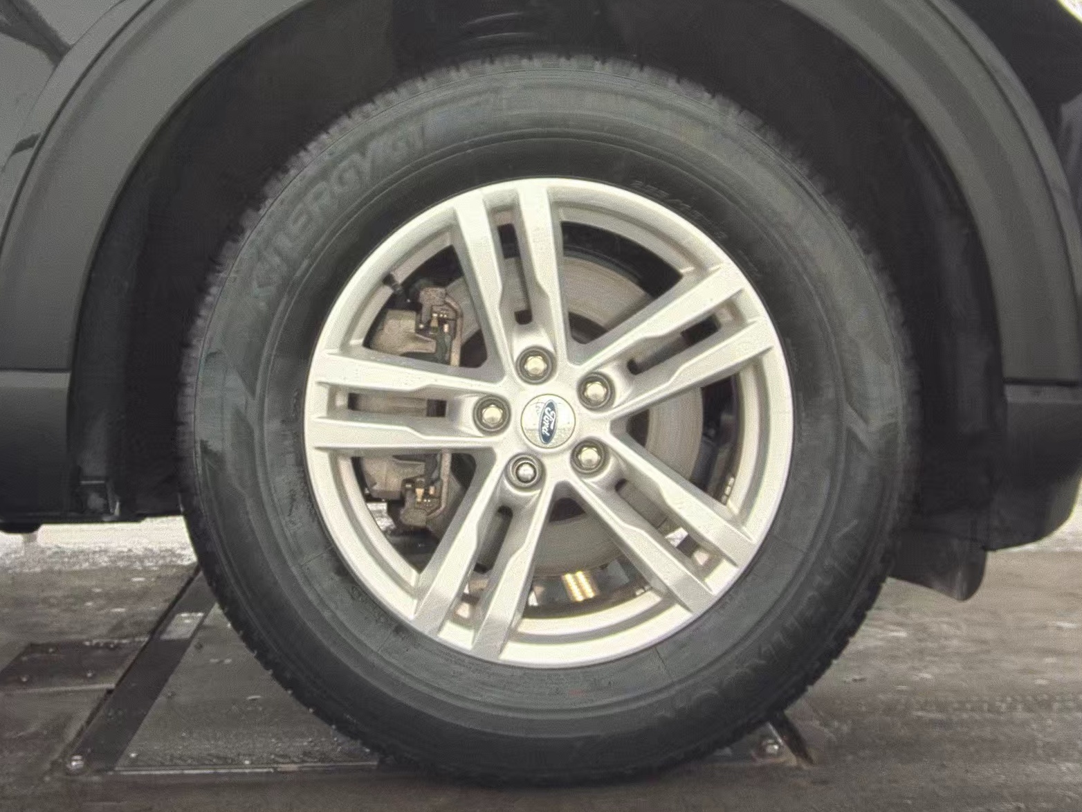 2023 Ford Explorer XLT AWD