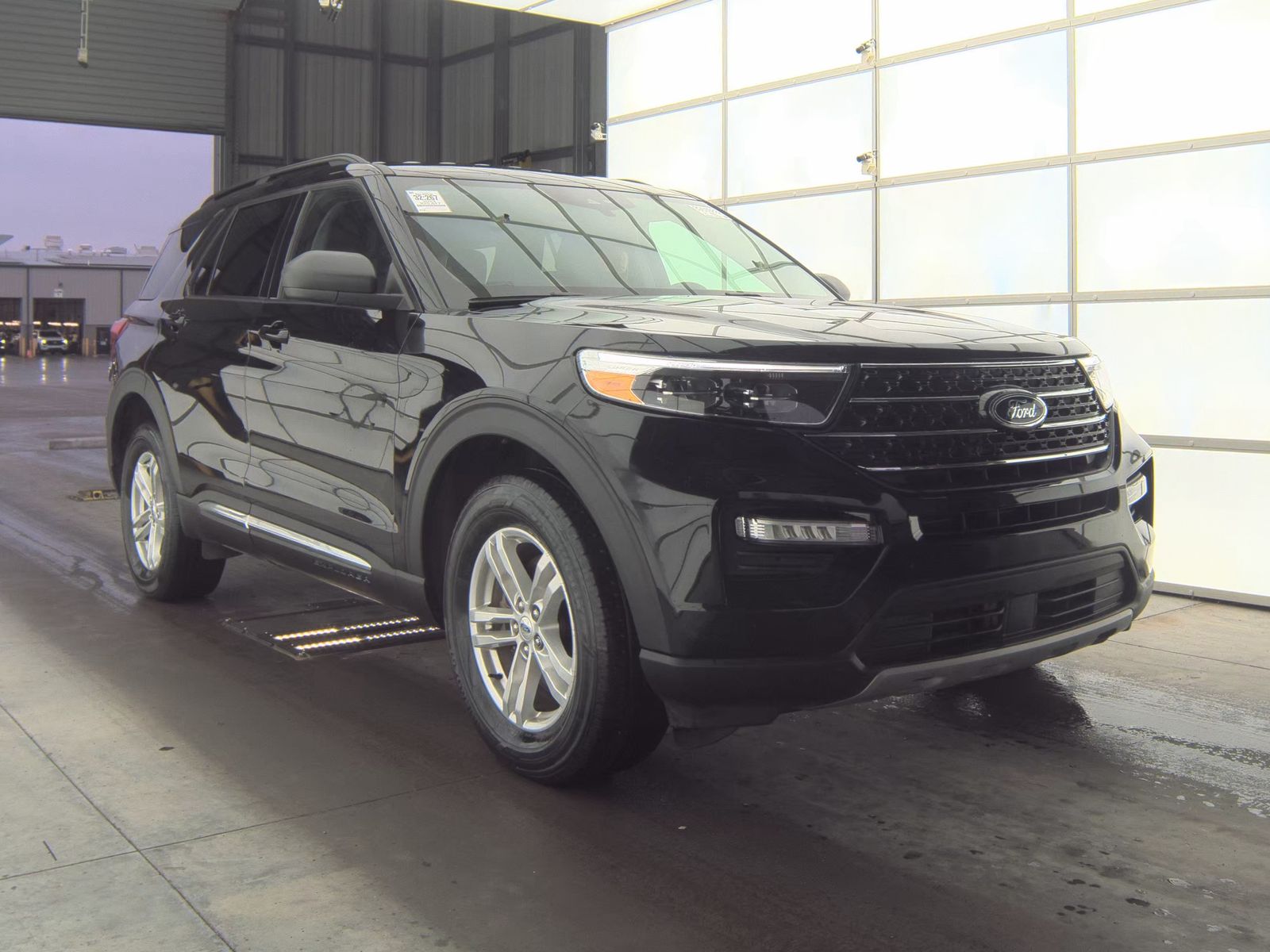 2023 Ford Explorer XLT AWD