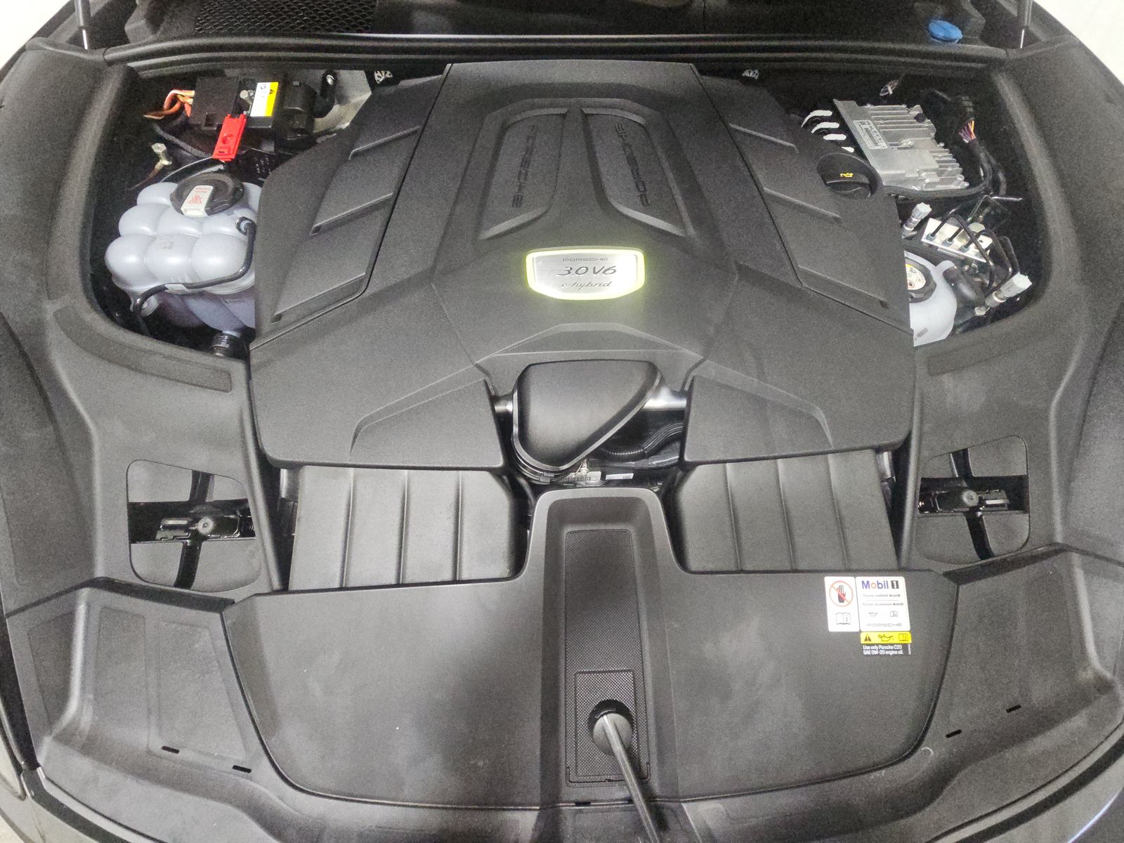 2023 Porsche Cayenne E-Hybrid AWD