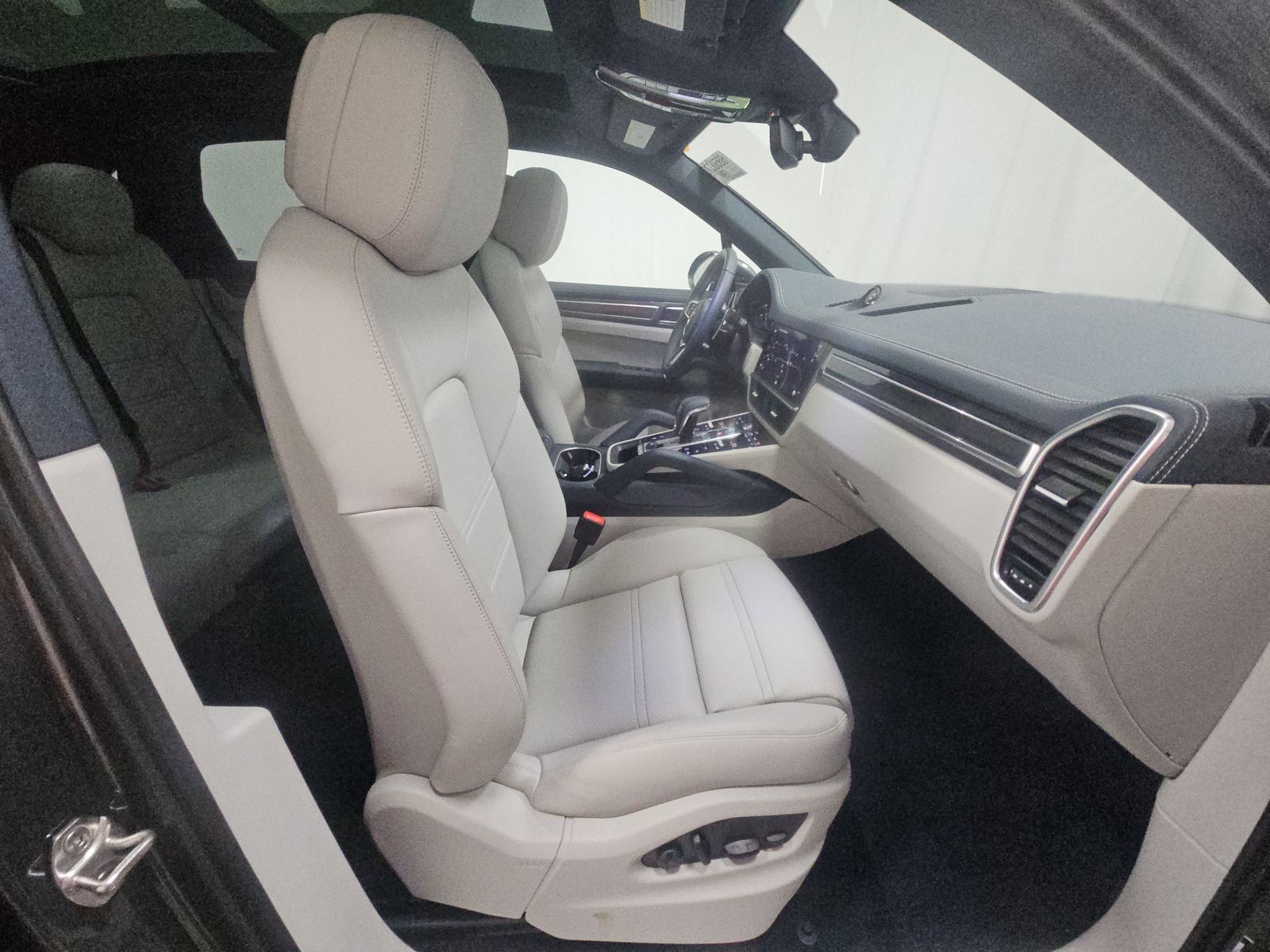 2023 Porsche Cayenne E-Hybrid AWD