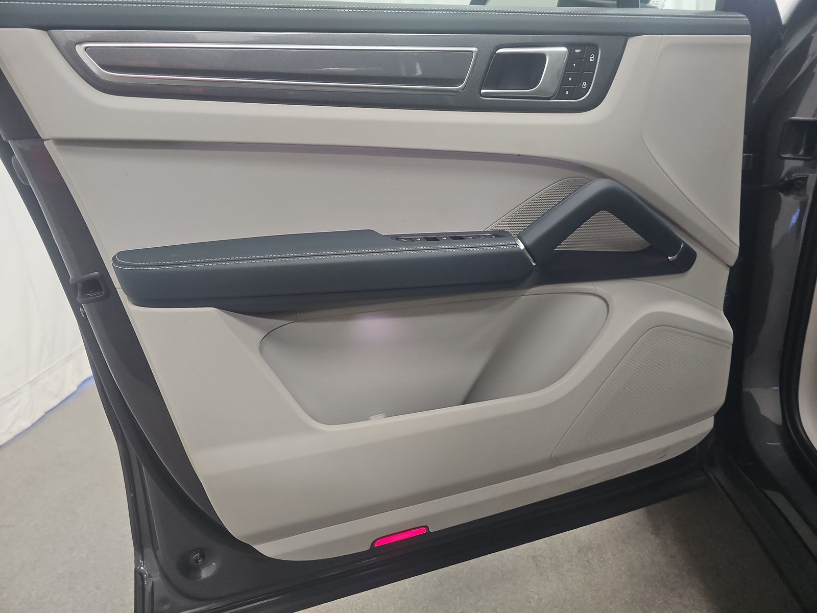 2023 Porsche Cayenne E-Hybrid AWD