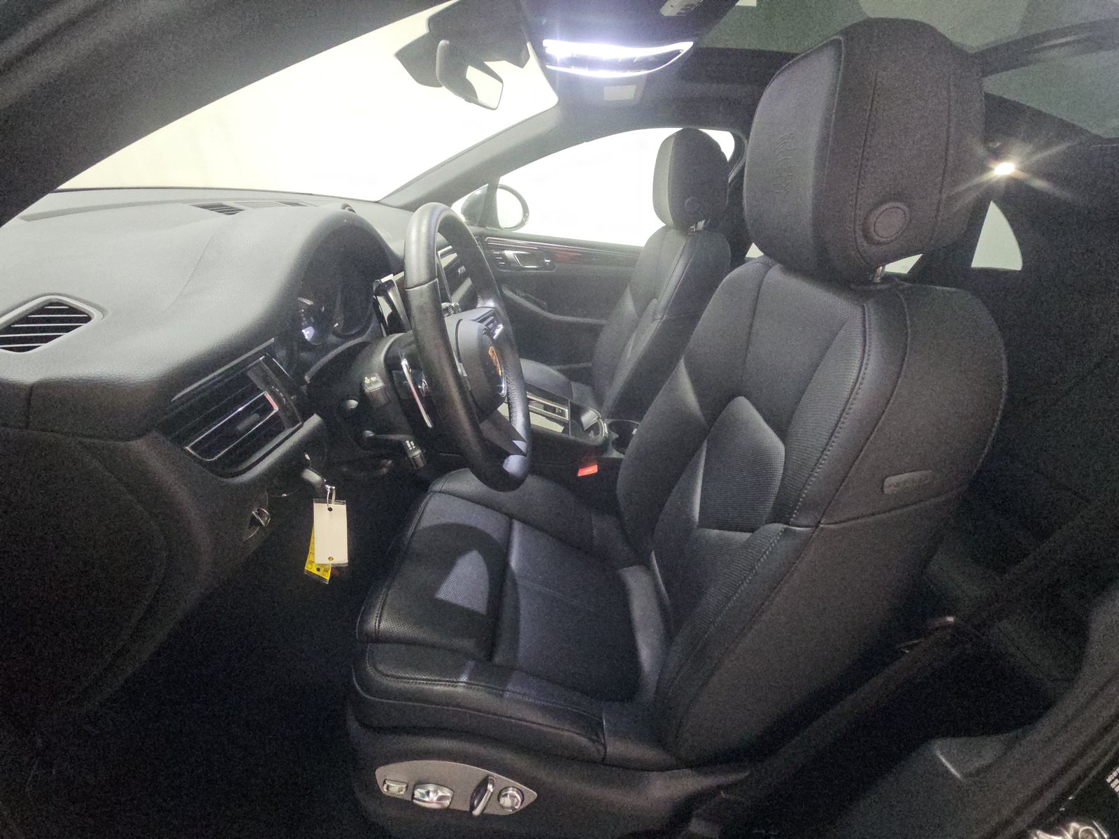 2024 Porsche Macan Base AWD