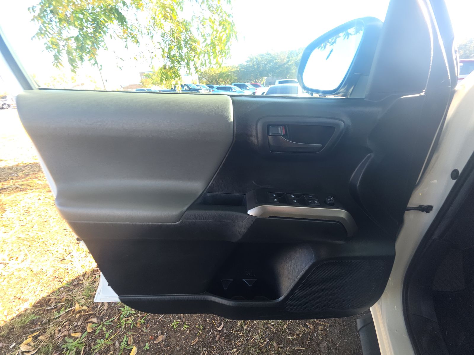 2022 Toyota Tacoma SR5 RWD