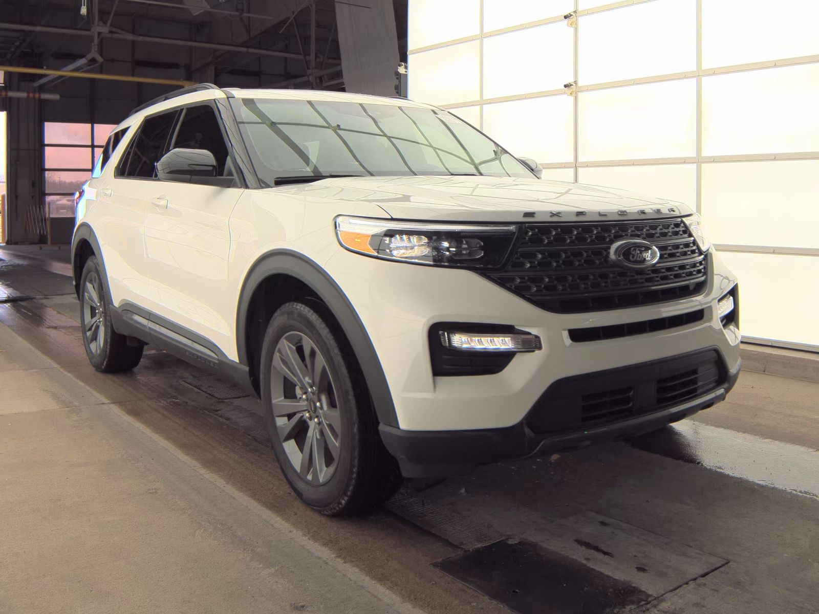 2023 Ford Explorer XLT AWD