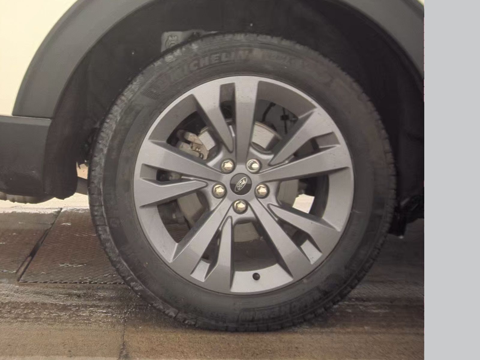 2023 Ford Explorer XLT AWD