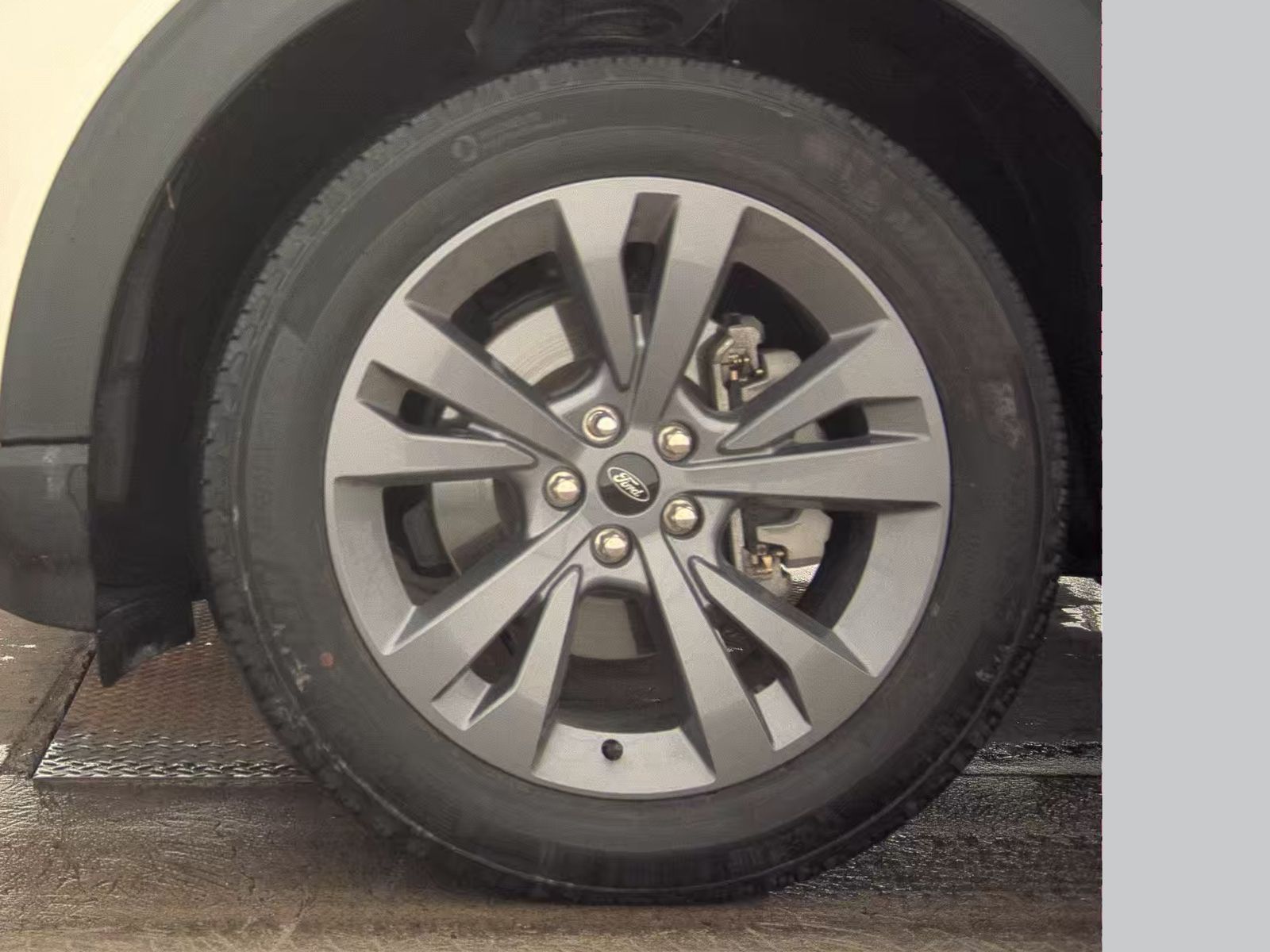 2023 Ford Explorer XLT AWD