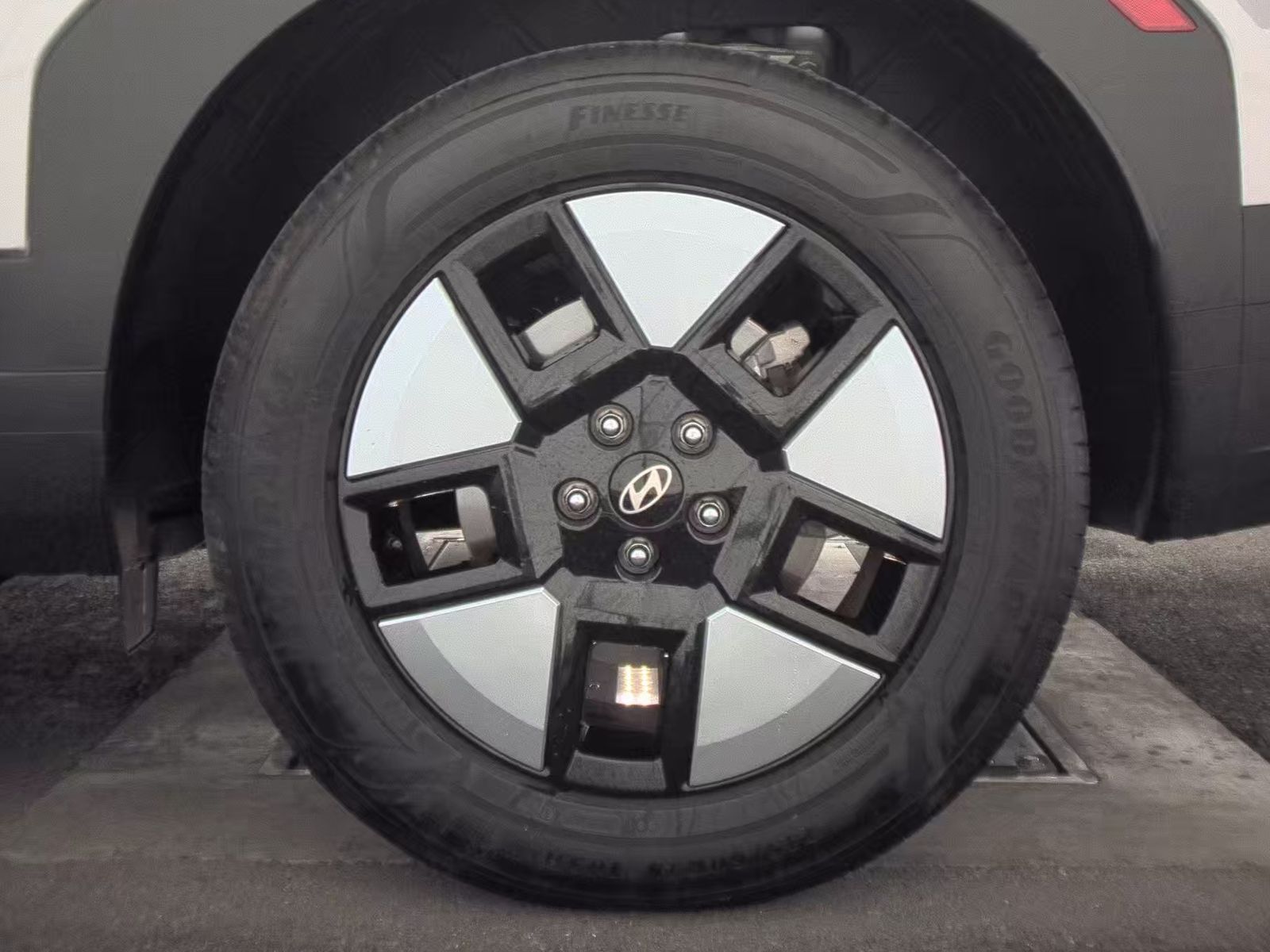 2025 Hyundai Santa Fe Hybrid SEL FWD