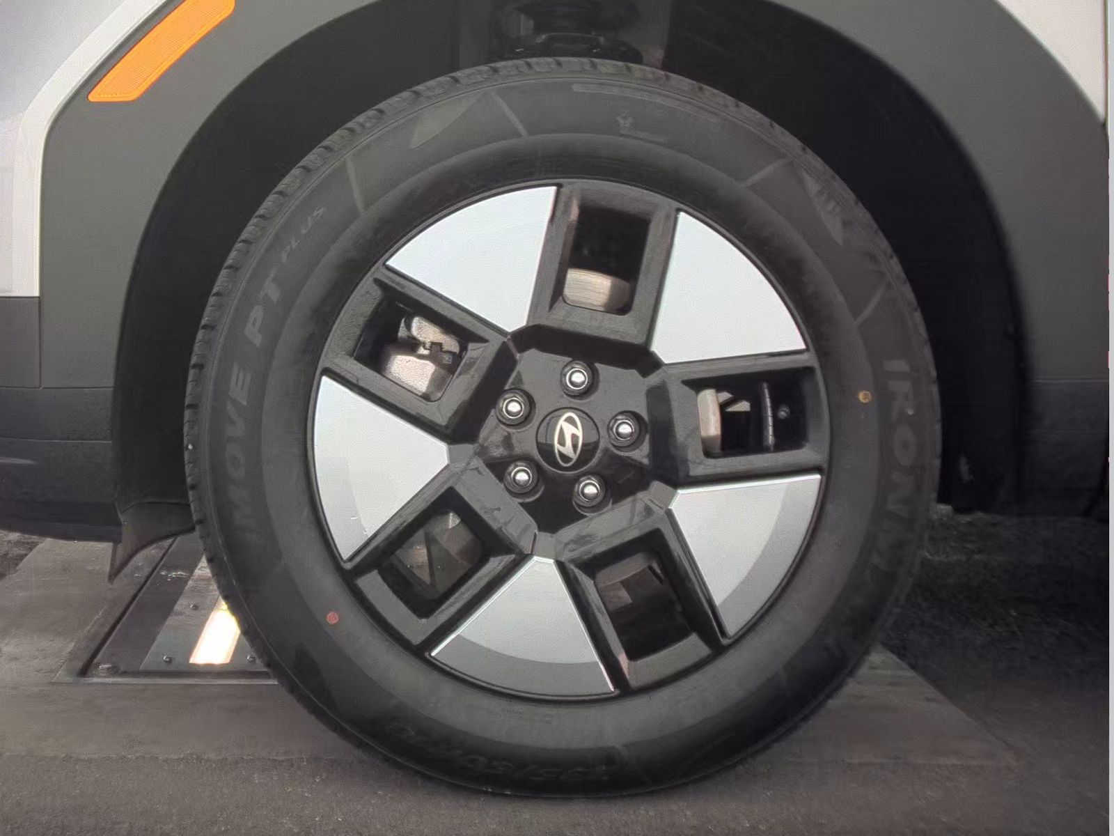 2025 Hyundai Santa Fe Hybrid SEL FWD