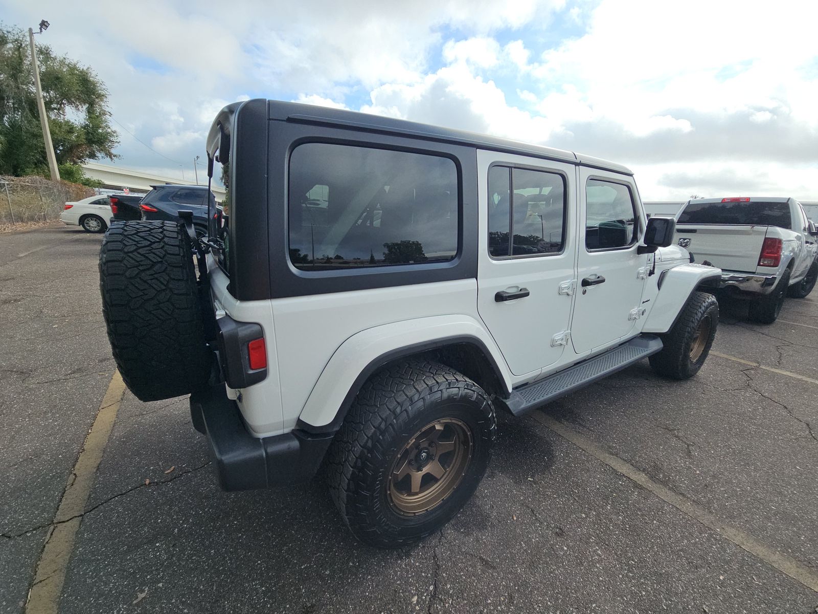 2021 Jeep Wrangler Unlimited Sahara AWD