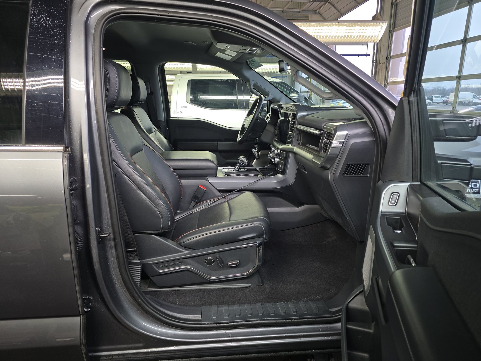 2023 Ford F-150 Lariat AWD