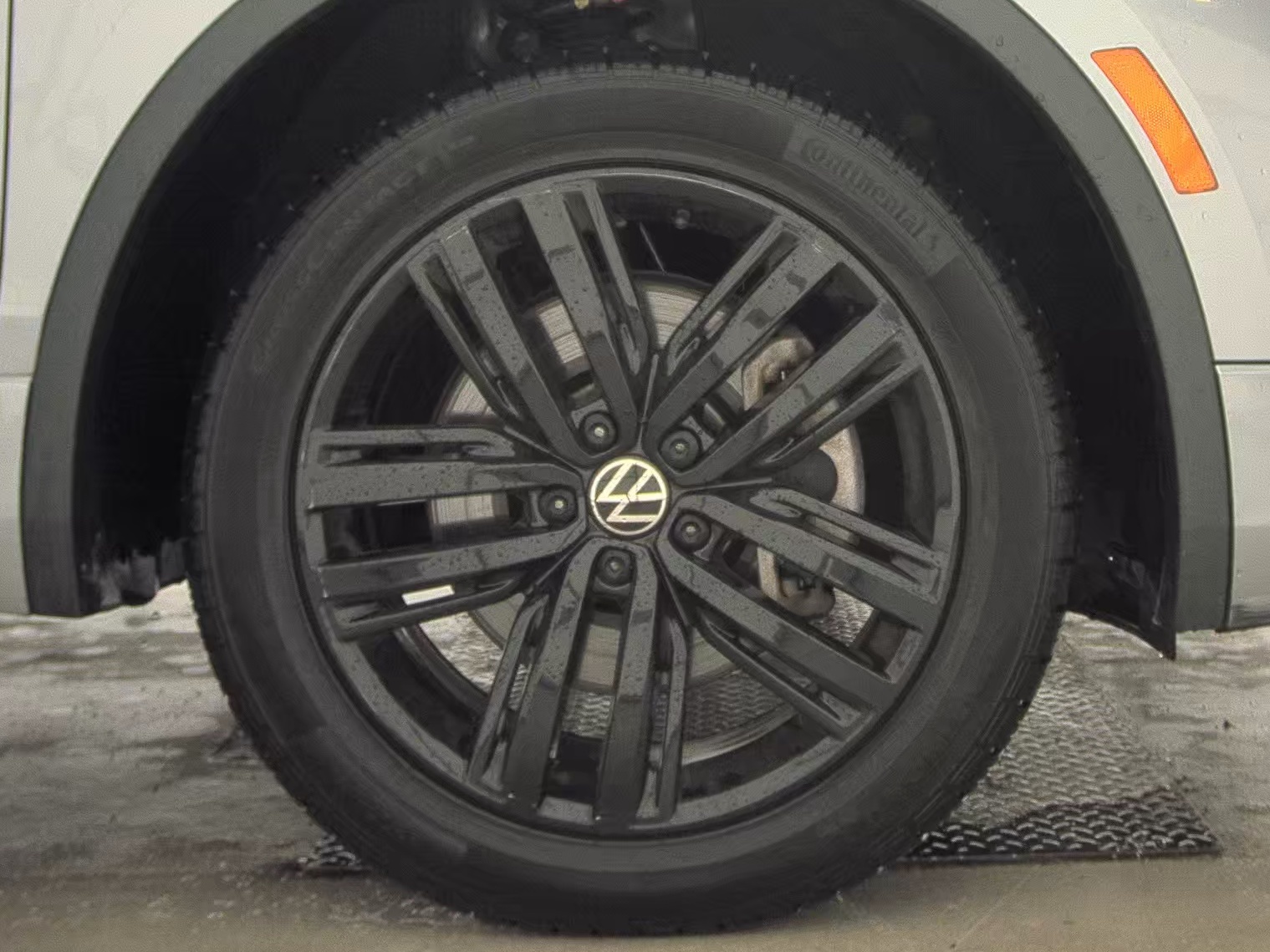 2022 Volkswagen Tiguan 2.0T SE R-Line Black AWD