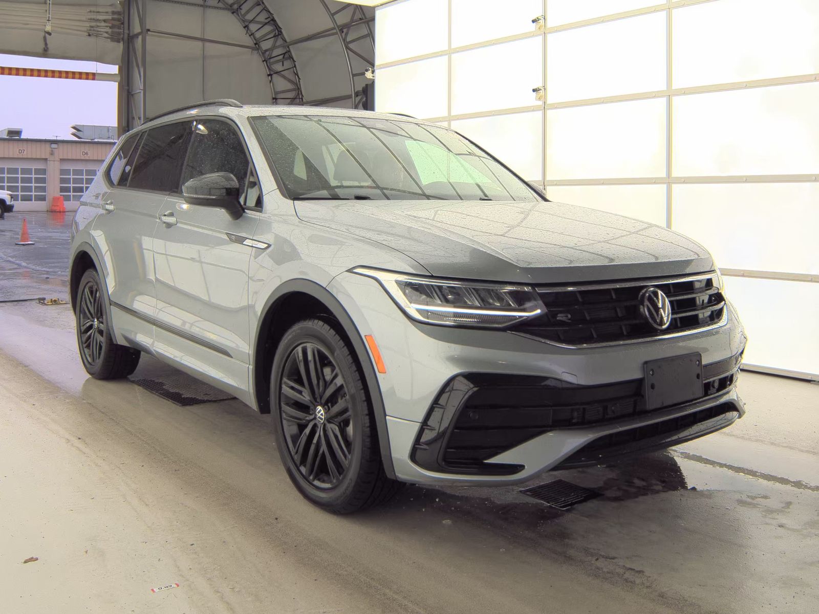 2022 Volkswagen Tiguan 2.0T SE R-Line Black AWD