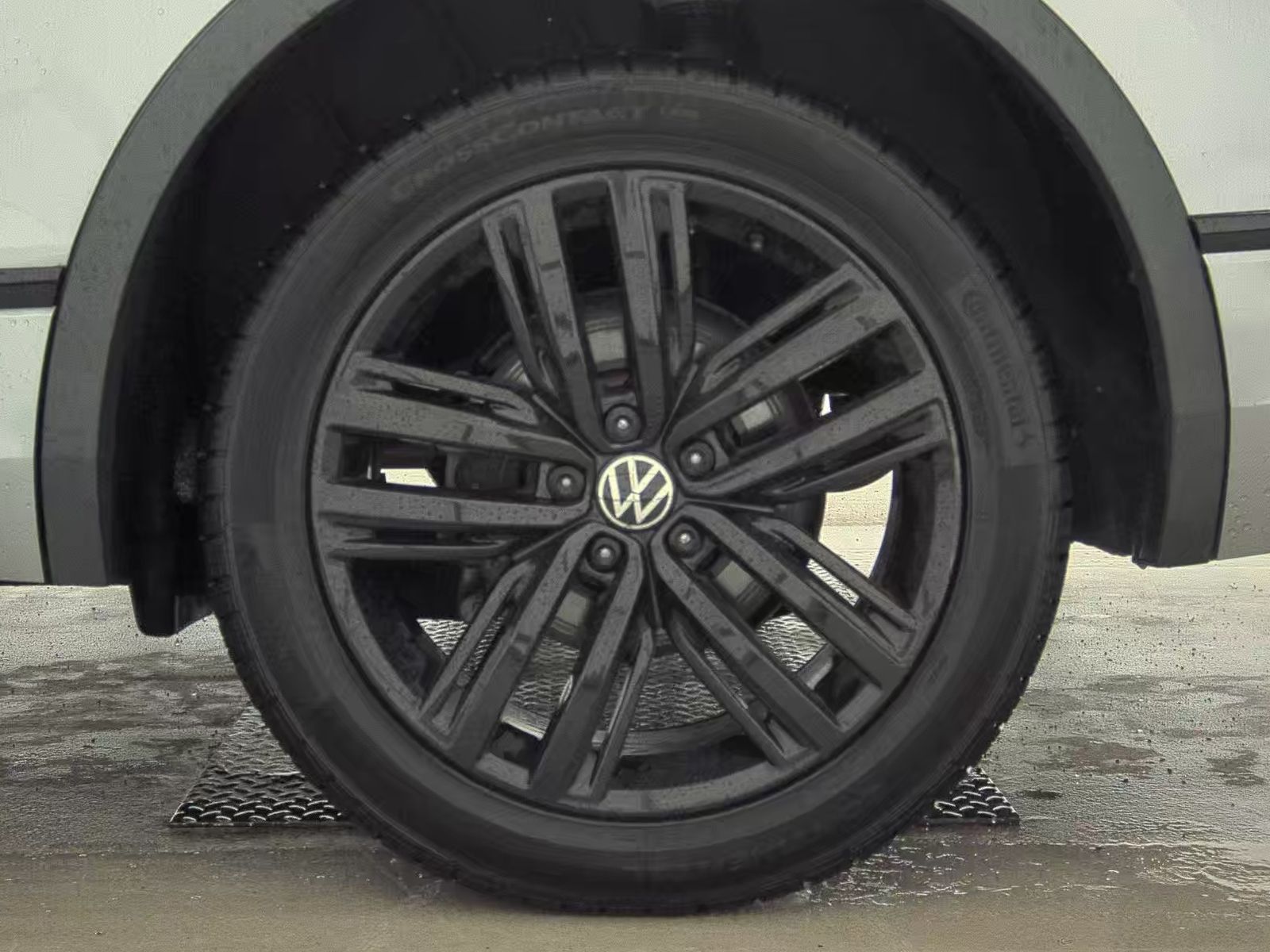 2022 Volkswagen Tiguan 2.0T SE R-Line Black AWD