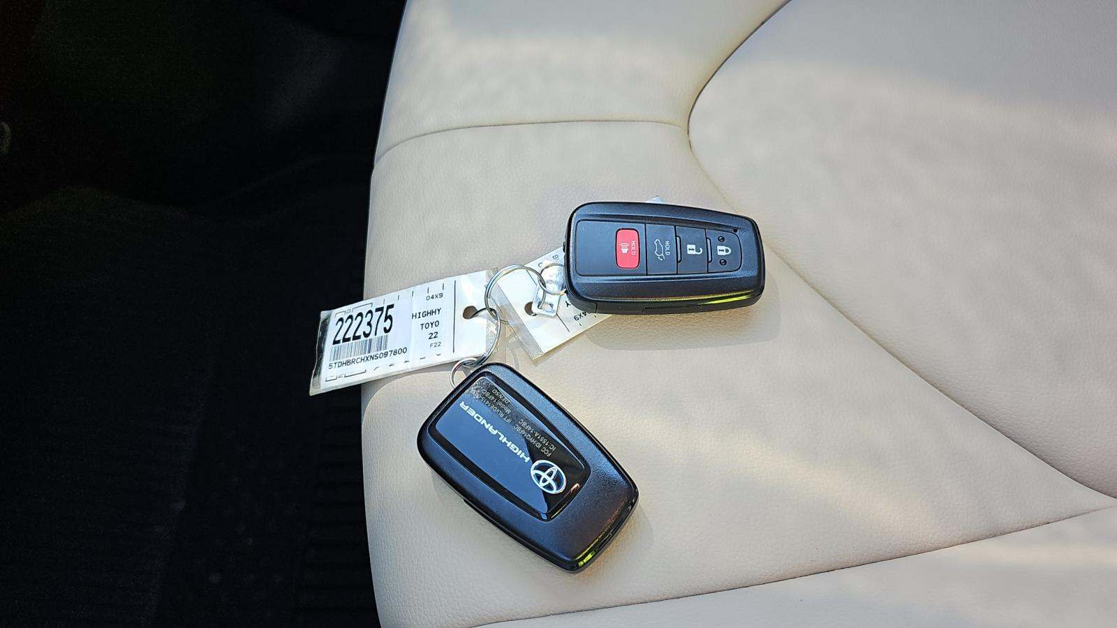 2022 Toyota Highlander Hybrid XLE AWD