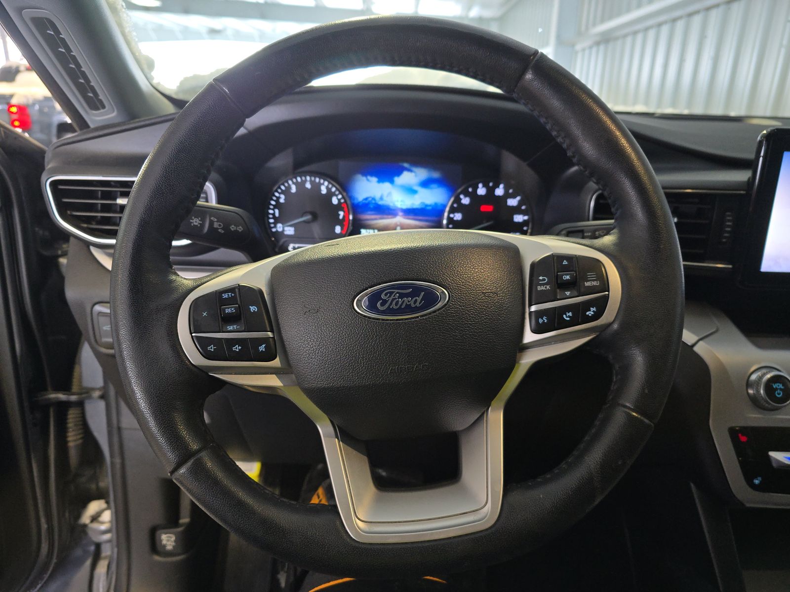 2022 Ford Explorer XLT RWD