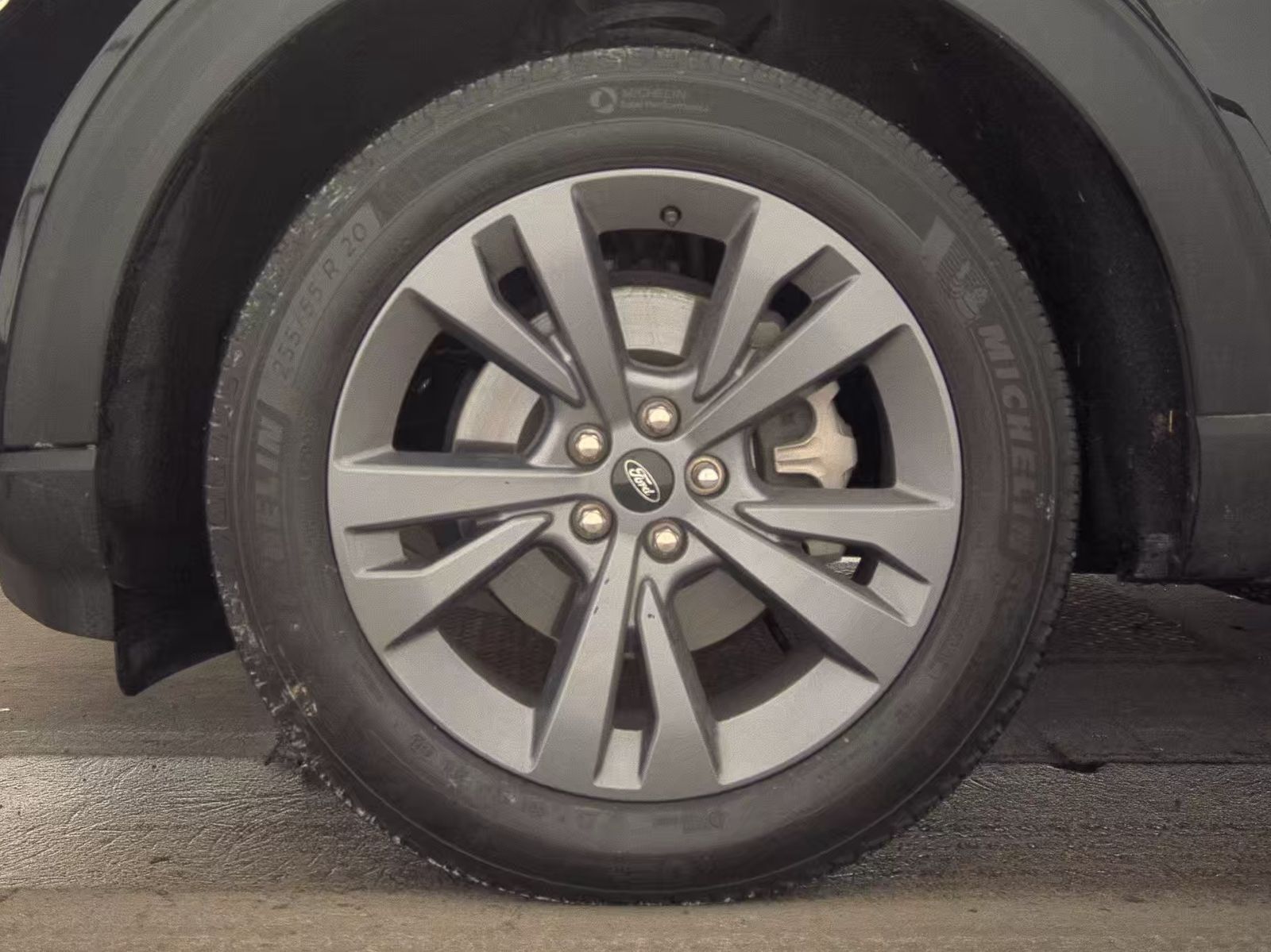 2023 Ford Explorer XLT AWD