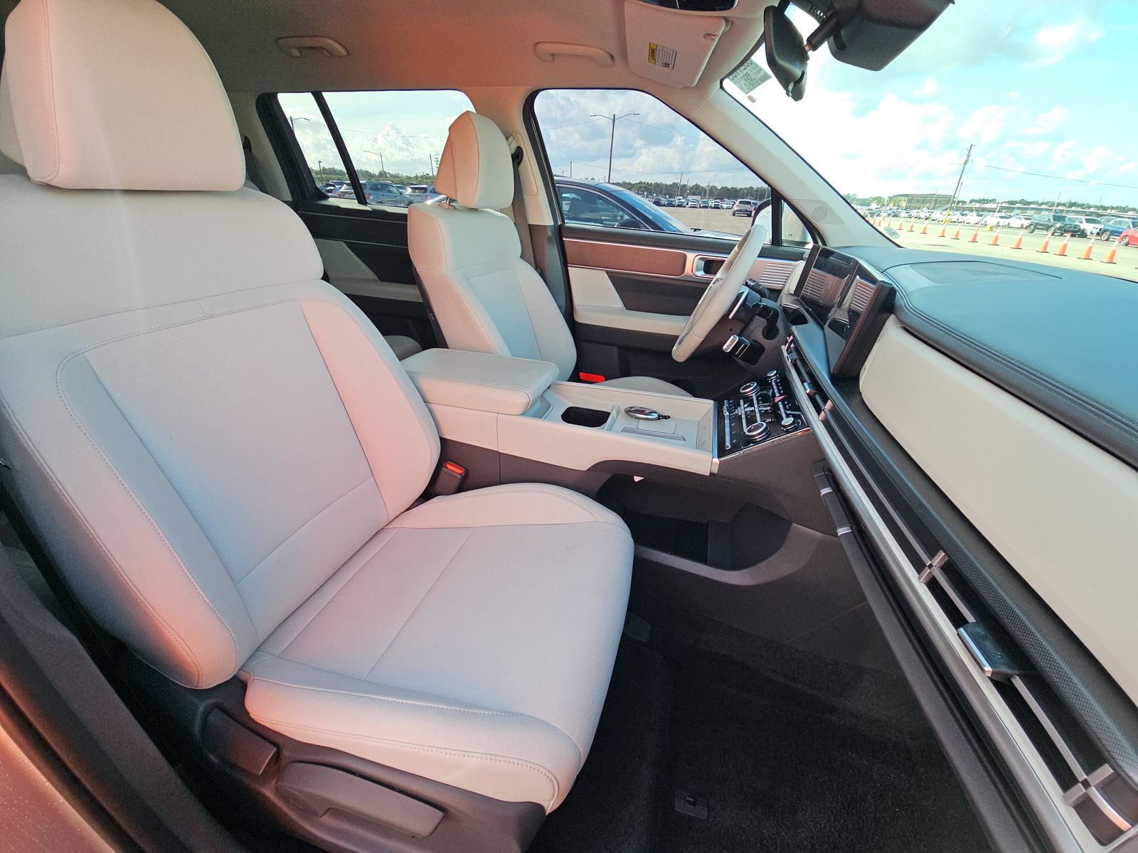 2025 Hyundai Santa Fe SE FWD