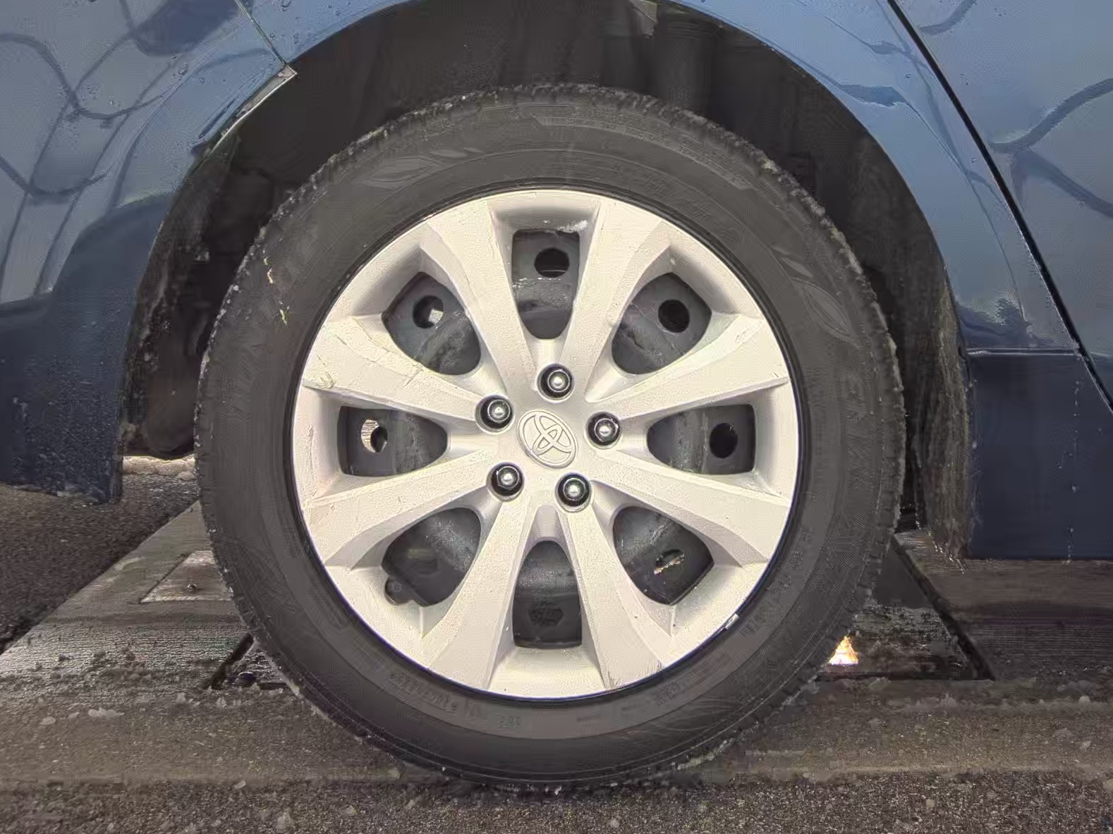 2025 Toyota Corolla Hybrid LE FWD