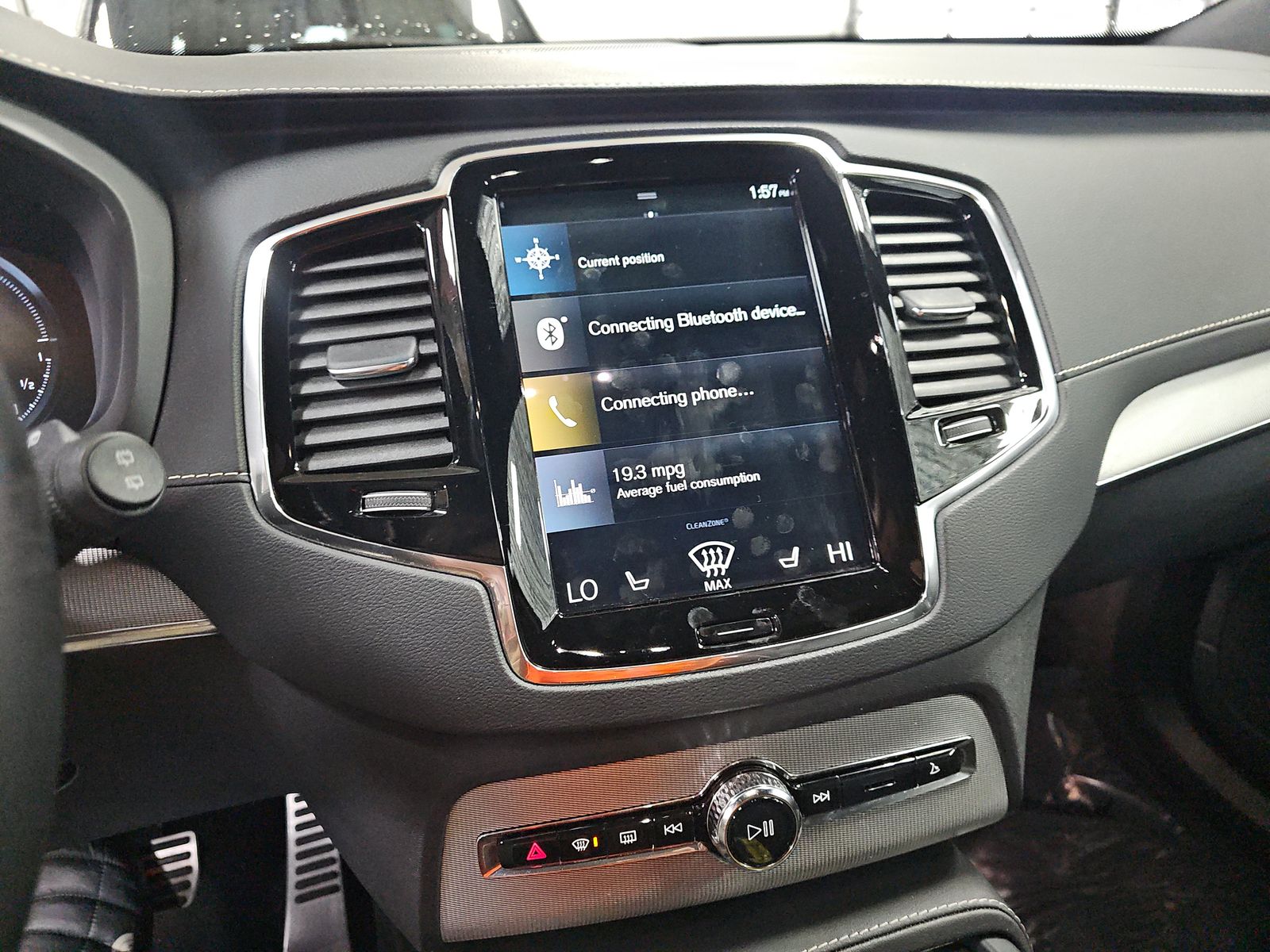 2022 Volvo XC90 Recharge T8 R-Design AWD