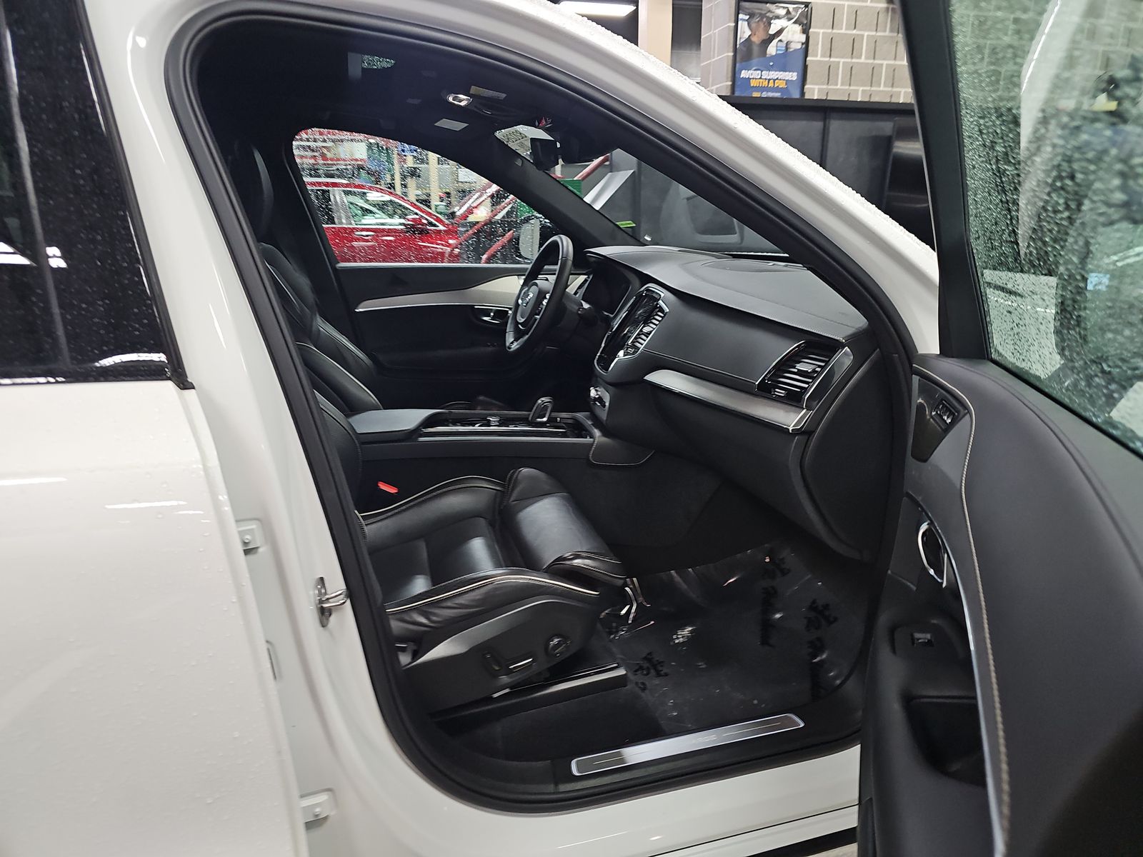 2022 Volvo XC90 Recharge T8 R-Design AWD