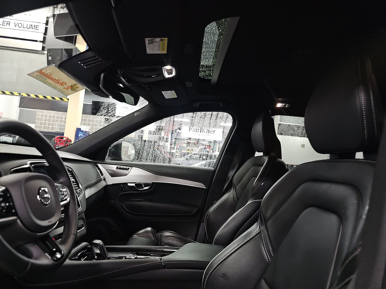 2022 Volvo XC90 Recharge T8 R-Design AWD