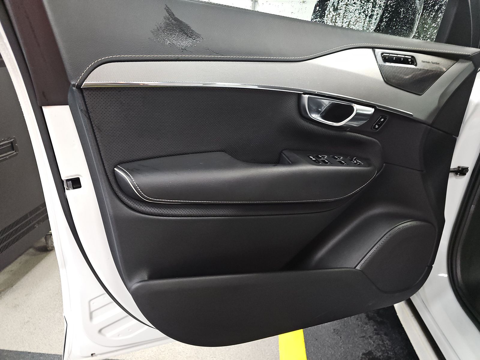 2022 Volvo XC90 Recharge T8 R-Design AWD