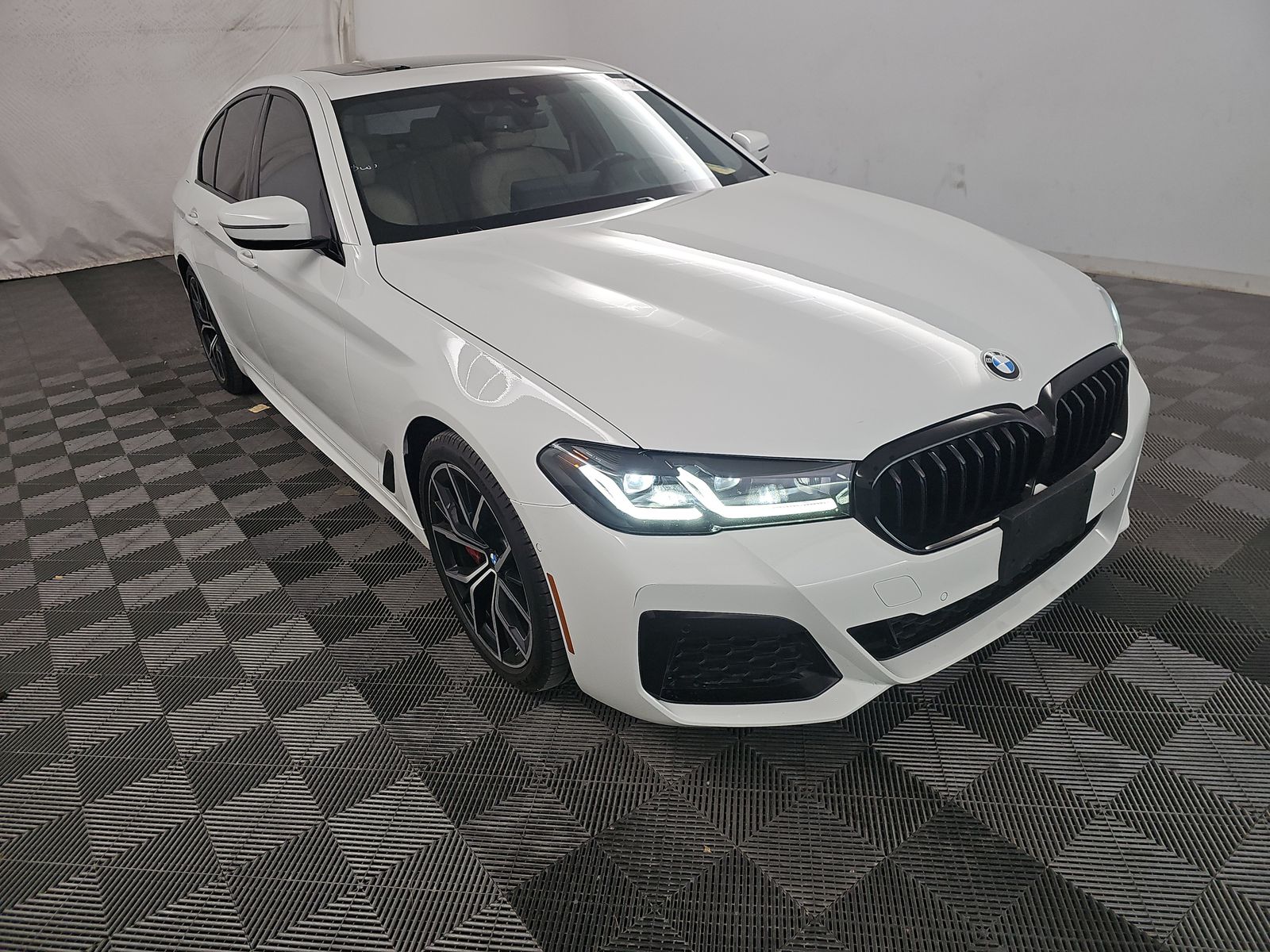 2023 BMW 5 Series 530i RWD